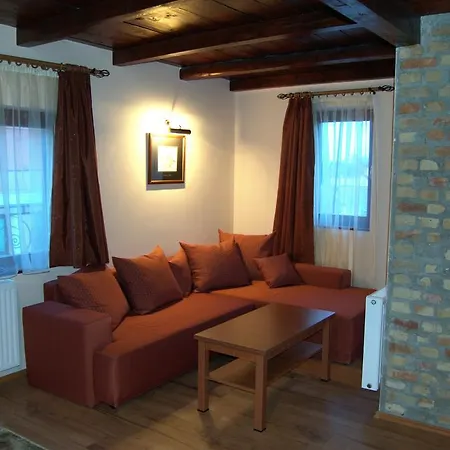 Prenociste Piccolina 3* Sombor